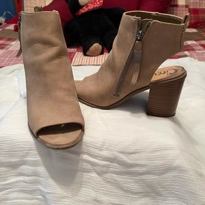Ankle Boots with open toe and heel
